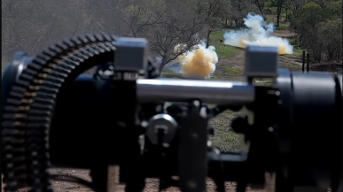 Automatyczny karabin z AI trafia do wyposażenia US Marines. Śledzi trzy drony naraz