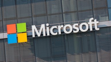 Chodzi jeszcze do szkoły. Po lekcjach dobrał się do tajemnic Microsoftu