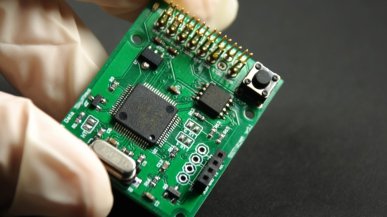 Elektronika znów podrożeje. Iran zaatakował kluczową fabrykę