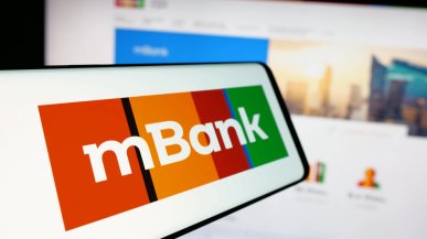 Fałszywy pracownik mBanku dzwoni i zaprasza na Zooma. Bank ostrzega klientów