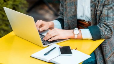 Freelancerzy na usługach sztucznej inteligencji. Tak wygląda nowy rynek pracy