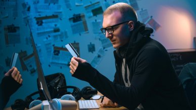 Haker z Ukrainy sprzedał ponad 10 000 fałszywych dowodów stworzonych przez AI 