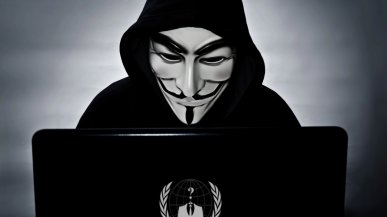 Hakerzy z Anonymous stają w obronie fizycznych gier. Sony na celowniku