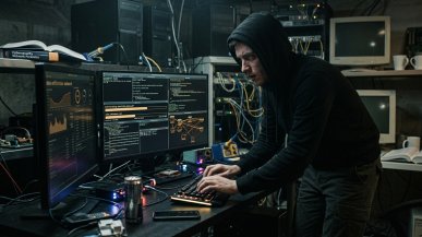 Hakują WhatsApp na zlecenie i atakują dziennikarzy. Ujawniono szczegóły operacji