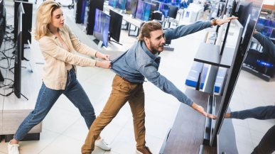 Jak wybrać telewizor i na co zwracać uwagę? Poradnik dla kupujących