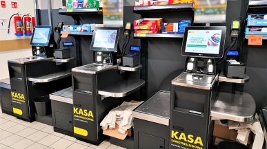 Kasy samoobsługowe wyklęte. Sklepy odkrywają, że kasjer się jednak przydaje