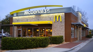 McDonald's testuje AI przy zamówieniach z auta. To nie człowiek będzie cię obsługiwał