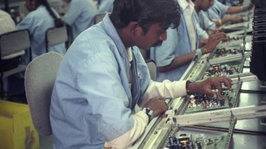 Miliarder domaga się 72-godzinnego tygodnia pracy. Indie są wstrząśnięte