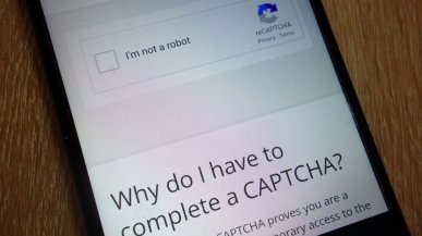 Nowa CAPTCHA wymaga machania ręką przed kamerą. Google już przesadza