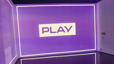 Play kusi fanów Samsunga. Nawet 1250 zł taniej i słuchawki w prezencie