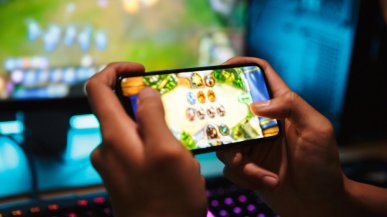 Pobierasz darmowe rzeczy ze Sklepu Play. One pobierają twoje dane
