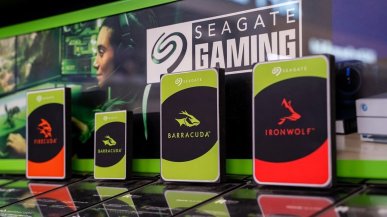 Poleciał z Europy do Nowego Jorku, żeby kupić dyski twarde. Zaoszczędził fortunę