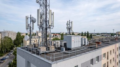 T-Mobile, Orange, Play i Plus pod lupą. Jeden operator został daleko w tyle