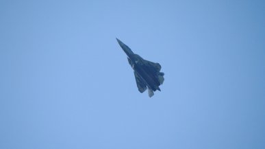 Rosyjski Su 57 rozbił się pod Moskwą. Ukraina mówi o cyberataku