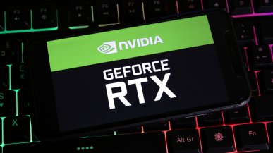 RTX 5090 wygrywa z Apple M5 Max. Dopóki nie zabraknie mu VRAM