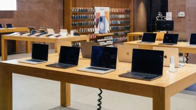 Rynek PC urósł w 2025 roku. Sprzedaż wyraźnie w górę, liderzy bez zmian