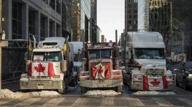 Sąd miażdży decyzję Trudeau. Zamrażanie kont uczestników 