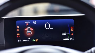 Telewizory czy smartfony to pikuś. Prawdziwy szpieg stoi na parkingu