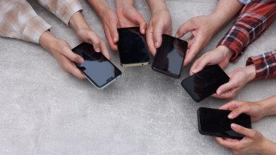 Smartfony cofają się w rozwoju. Mniej RAM to mniej SMART