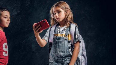 Smartfony zostaną zakazane w szkołach. Ministerstwo Edukacji ogłasza zmiany