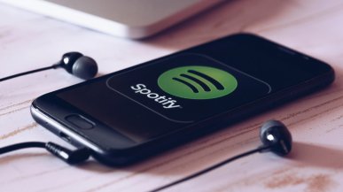 Spotify ze świetną funkcją. Dowiesz się jak powstawał dany utwór