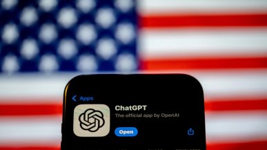 Szef cyberobrony USA wrzucał poufne dane do ChatGPT. Alarm w rządzie