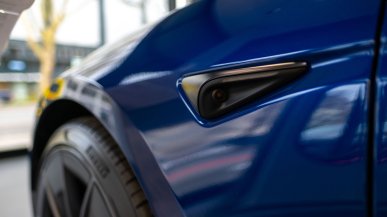 Tesla ma problem z kamerą cofania. Akcją objętych jest ponad 218 tys. aut