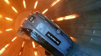 Volkswagen wrzucił auto do piekarnika jak kurczaka. Tak chce przekonać klientów