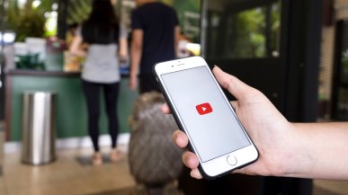 YouTube nie chce powstrzymać AI slopu. Platforma udostępnia nową funkcję dla twórców
