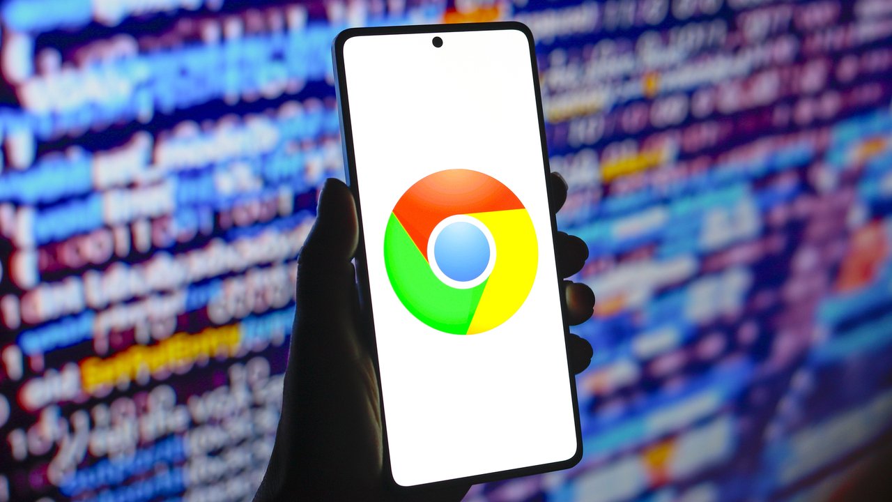 Chrome 135 zaskakuje wyglądem. Pasek gestów znika w tle dla pełnoekranowego efektu
