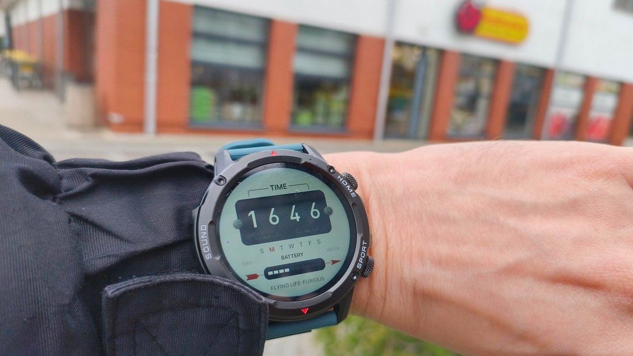 Kupiłem smartwatch z Biedronki za 129 złotych. Oto, dlaczego nie powinniście