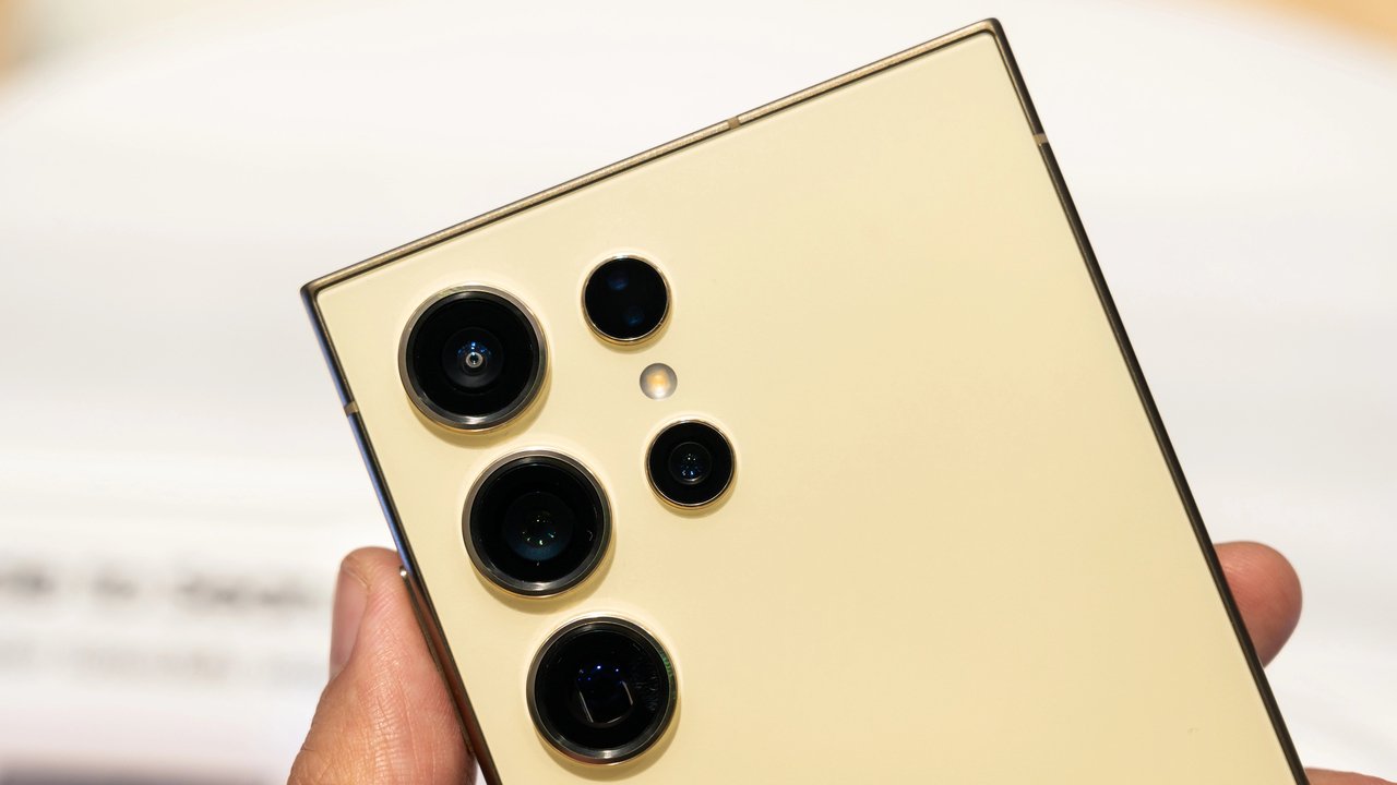 Samsung wstrzymuje aktualizację One UI 7.0 przez poważny błąd