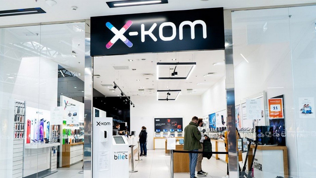 Błyskawiczne promocje na sprzęt Apple w x-kom, złap MacBook Air M4 500 złotych taniej