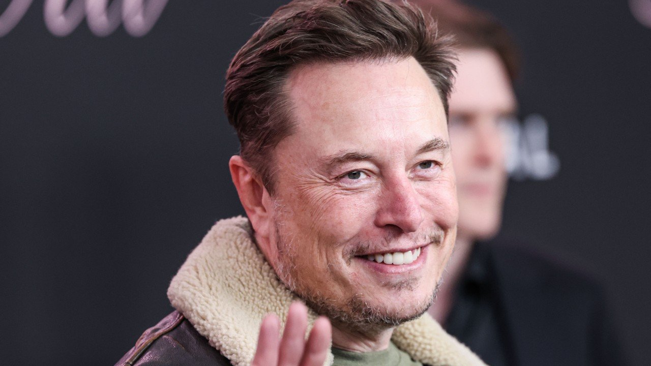 Government jobs aid  Elon Musk&#39;s companies avoid $2.3 billion in fines