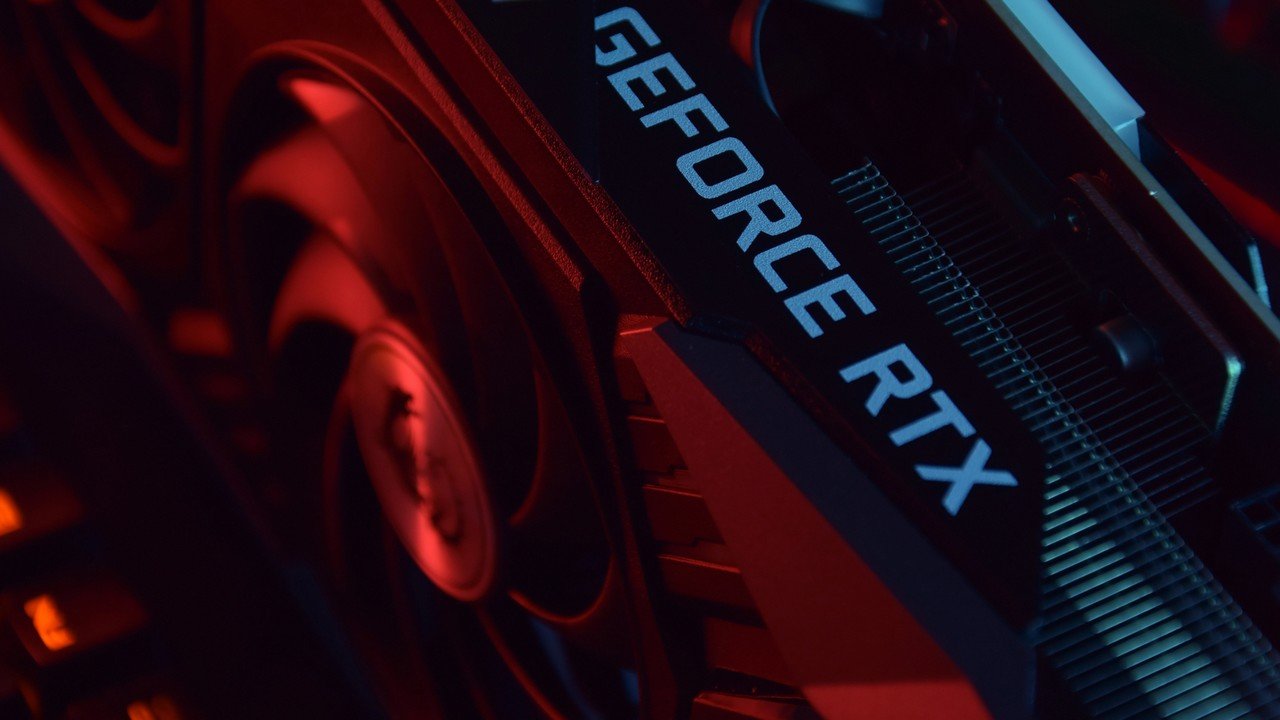 Uwaga na RTX 5060 Ti 8 GB - na PCIe 4.0 traci choćby 10% wydajności