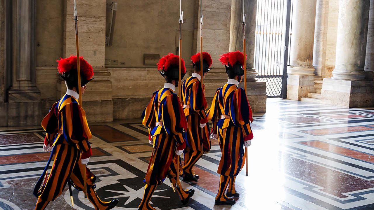 Wypatrzyli znany gadżet na ręce nowego papieża - od razu wiadomo, iż to Amerykanin