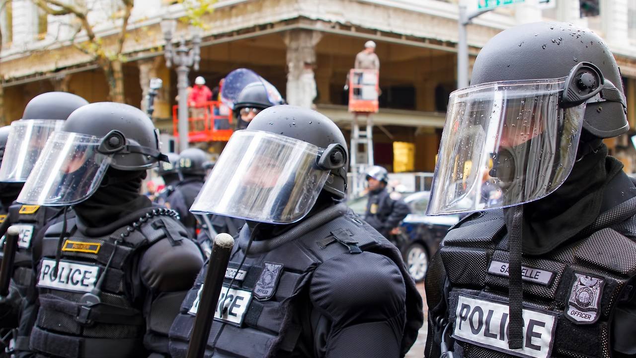 Kryzys w policji - zatajenie inwigilacji przy użyciu AI budzi kontrowersje