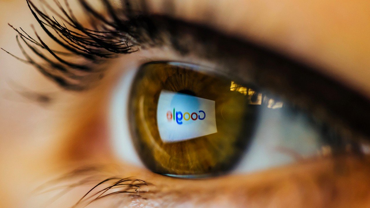 AI gwałtownie ucina ruch stron internetowych. Google przestaje się liczyć?