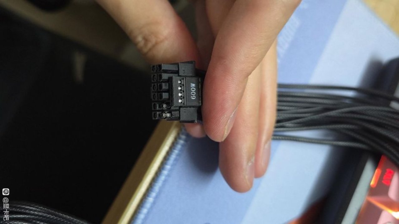 RTX 5090D Pali Sprzęt. Kolejne Karty Spłonęły przez Złącza 16-pin