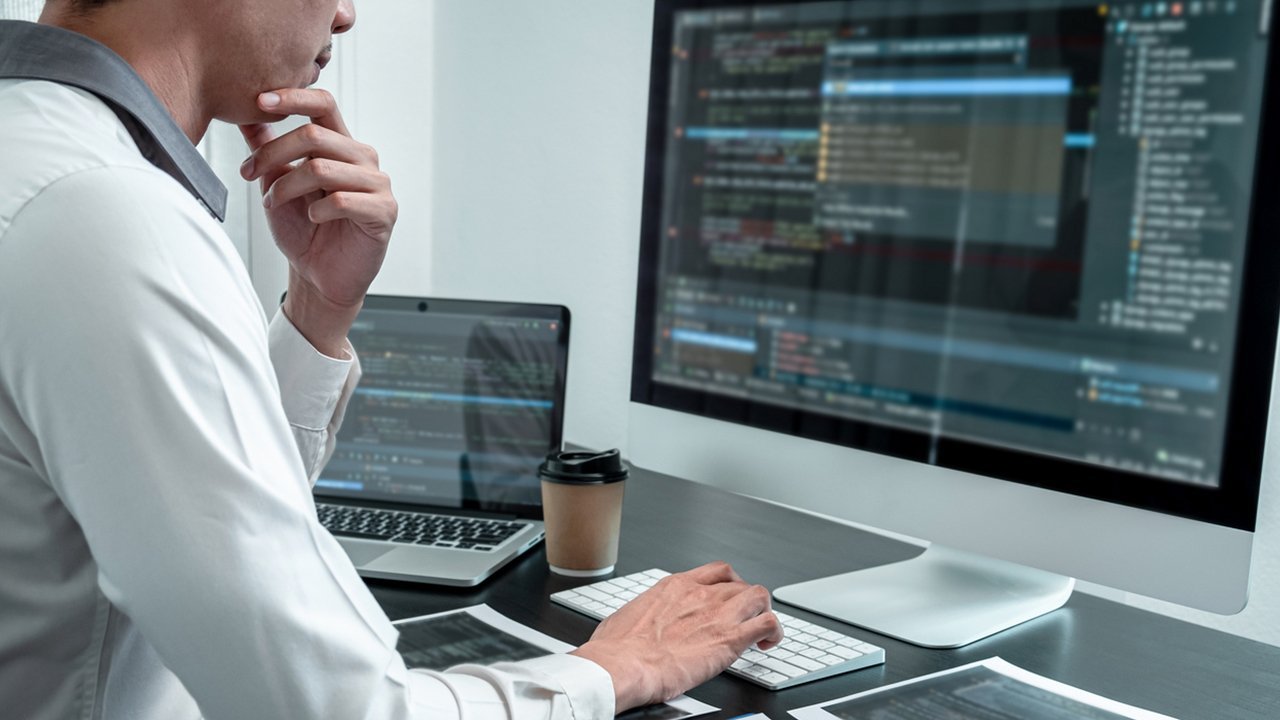 Sztuczna inteligencja pisze połowę kodu. Tylko czy ktoś go w ogóle sprawdza?