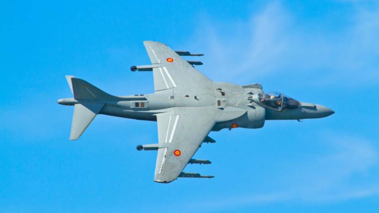 Kolejny gracz zbanowany za udostępnienie poufnych danych militarnych. Skąd je miał?