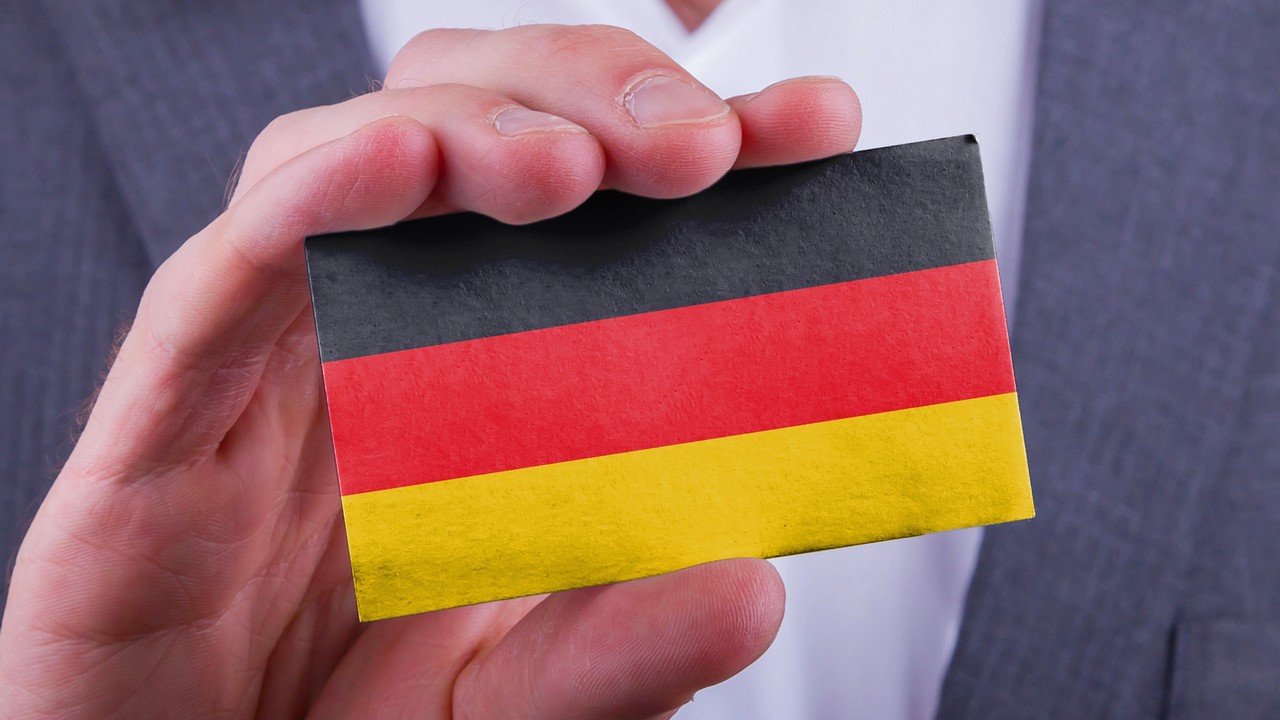 Niemcy wzywają Apple i Google do usunięcia aplikacji AI