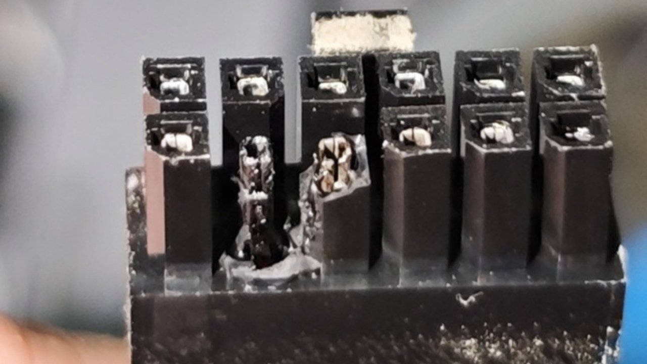 Kolejna wtyczka spalona. Tym razem od RTX 3060 Ti