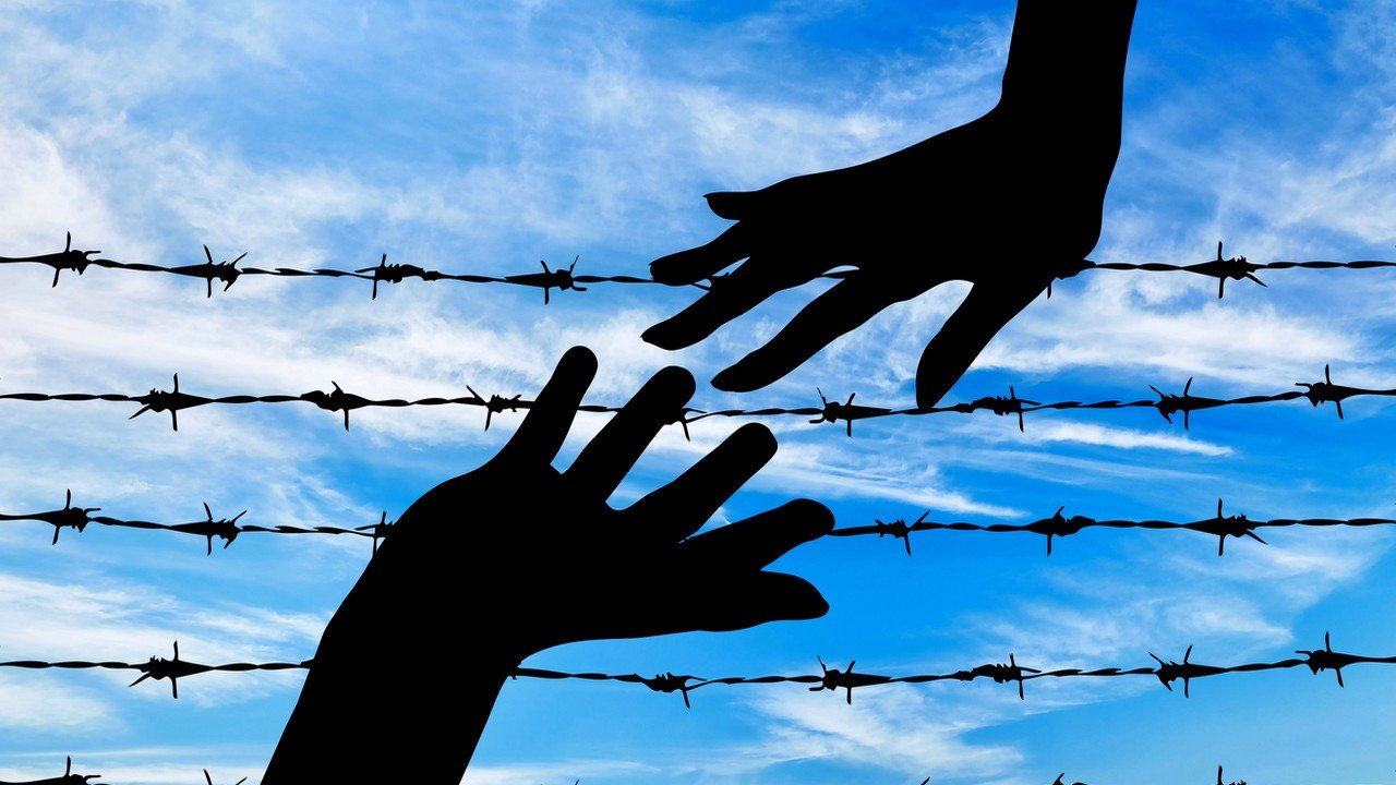 ONZ stworzyło cyfrowych uchodźców AI. Świat oburzony symulacją cierpienia