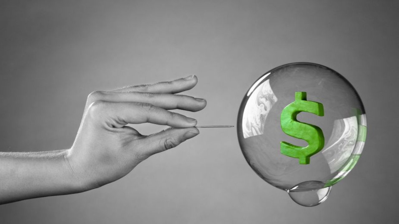 Bańka AI groźniejsza niż "Dotcom". Ekonomista ostrzega przed nadchodzącym wstrząsem