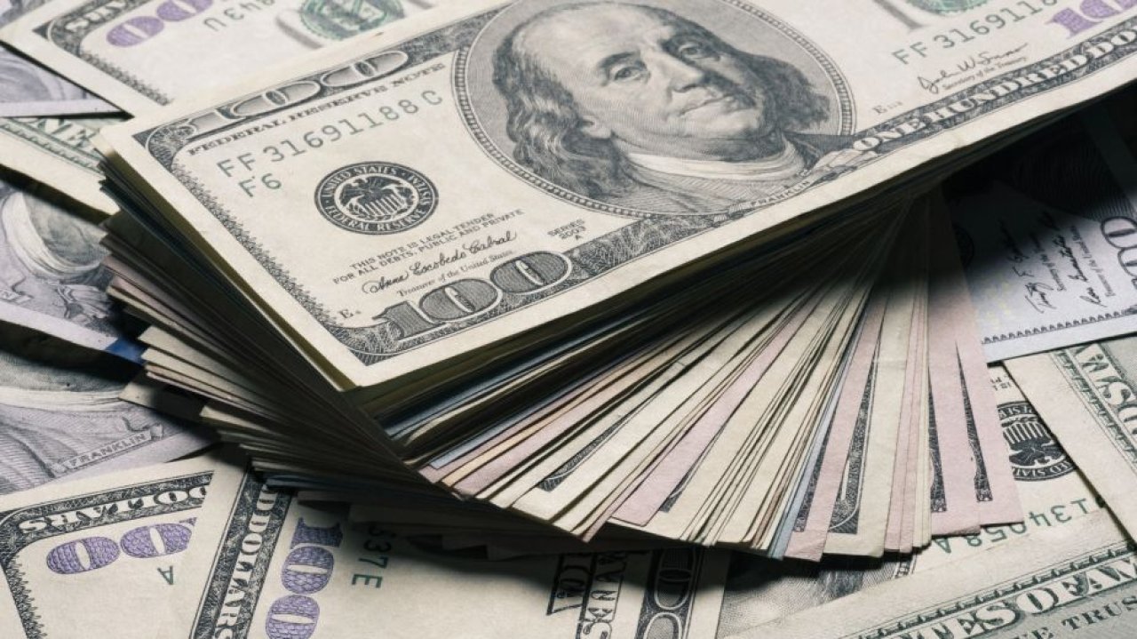 Odmawiają pracy za 1 miliard dolarów. W tej branży specjaliści zarabiają krocie