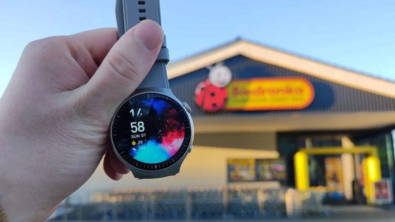 Biedronka sprzedaje smartwatcha w cenie piątkowych zakupów spożywczych. Sprawdziłem, czy warto