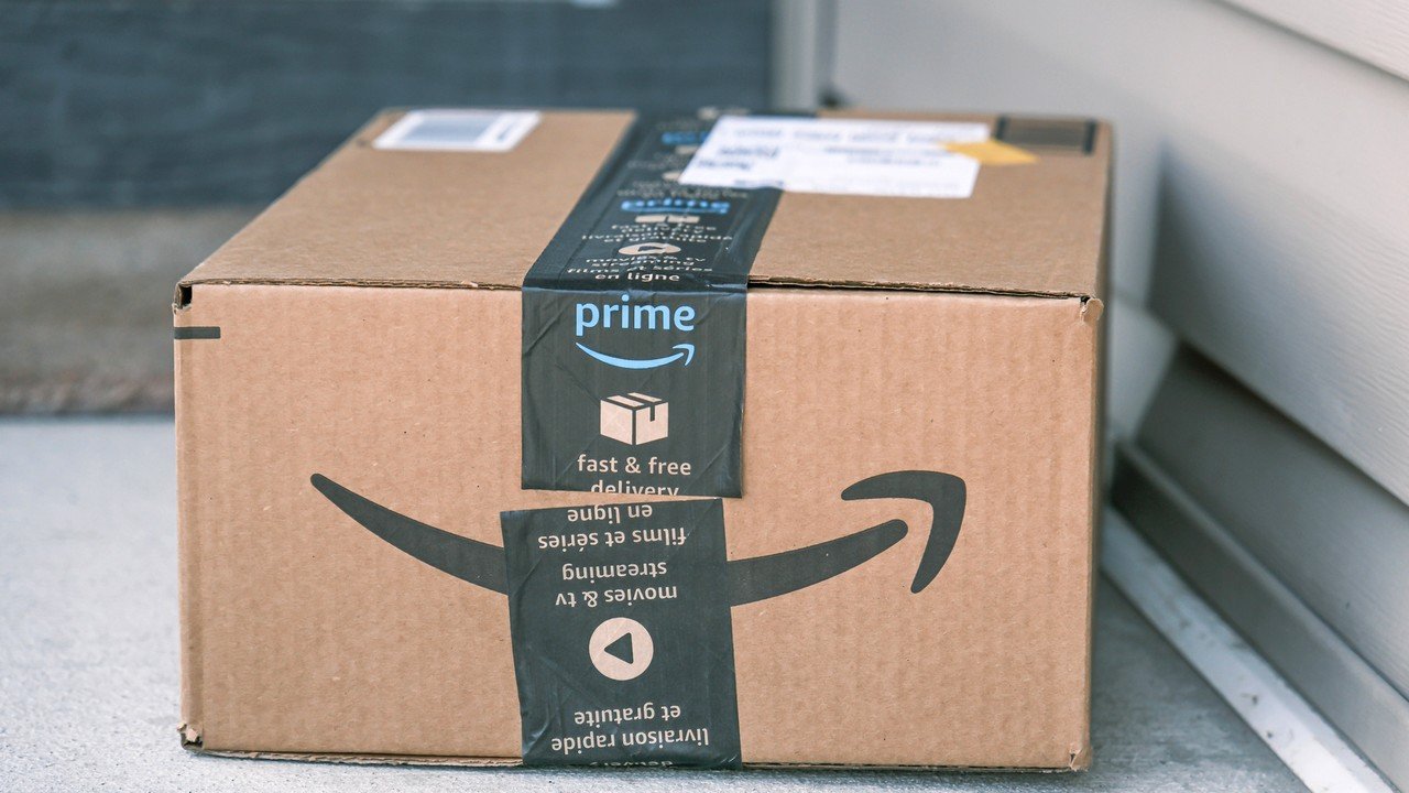 Oszustwo na Amazon. RTX 5090 za tysiące złotych bez najważniejszych części