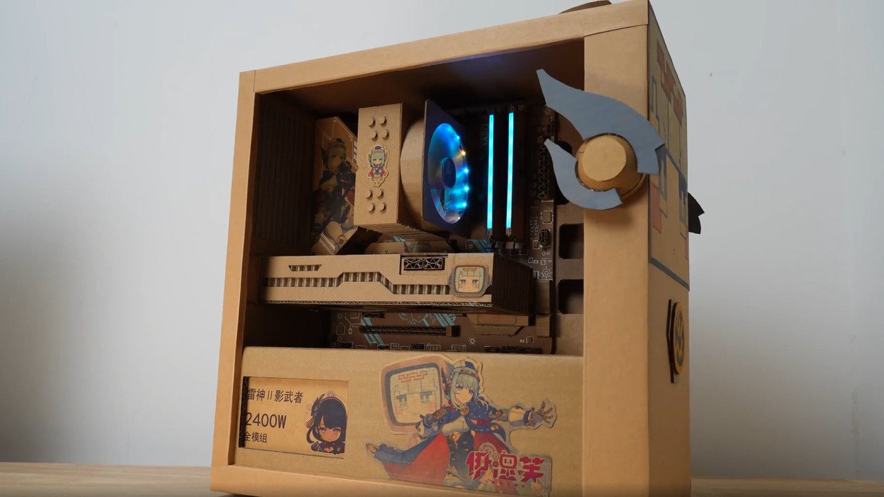 Złożył działający komputer z kartonu. Nietypowy projekt podbija internet