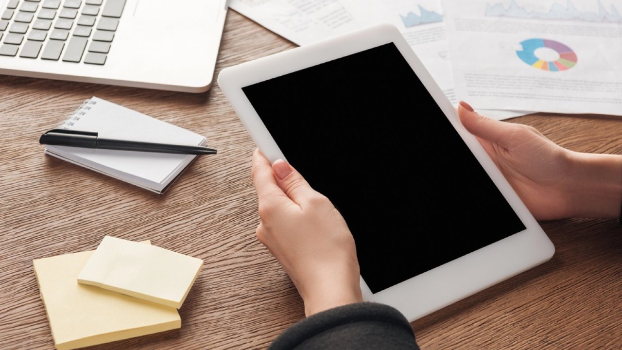 Ludzie nagle pokochali tablety. Słupki wystrzeliły